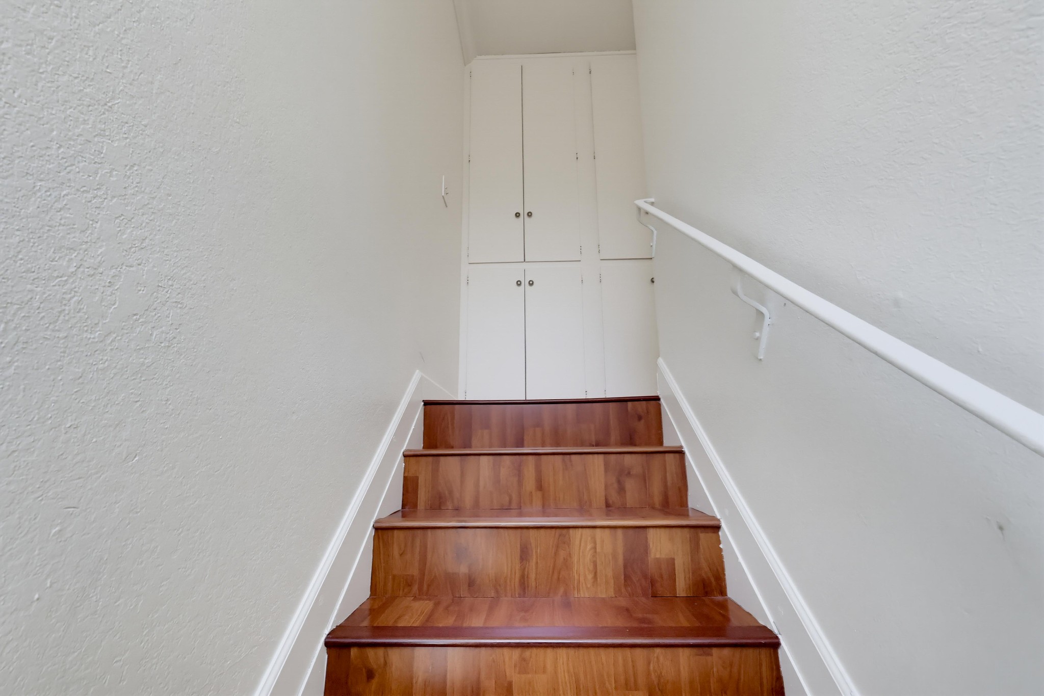 Virtual tour photo 46 of 76 for 951 Las Lomas Dr B