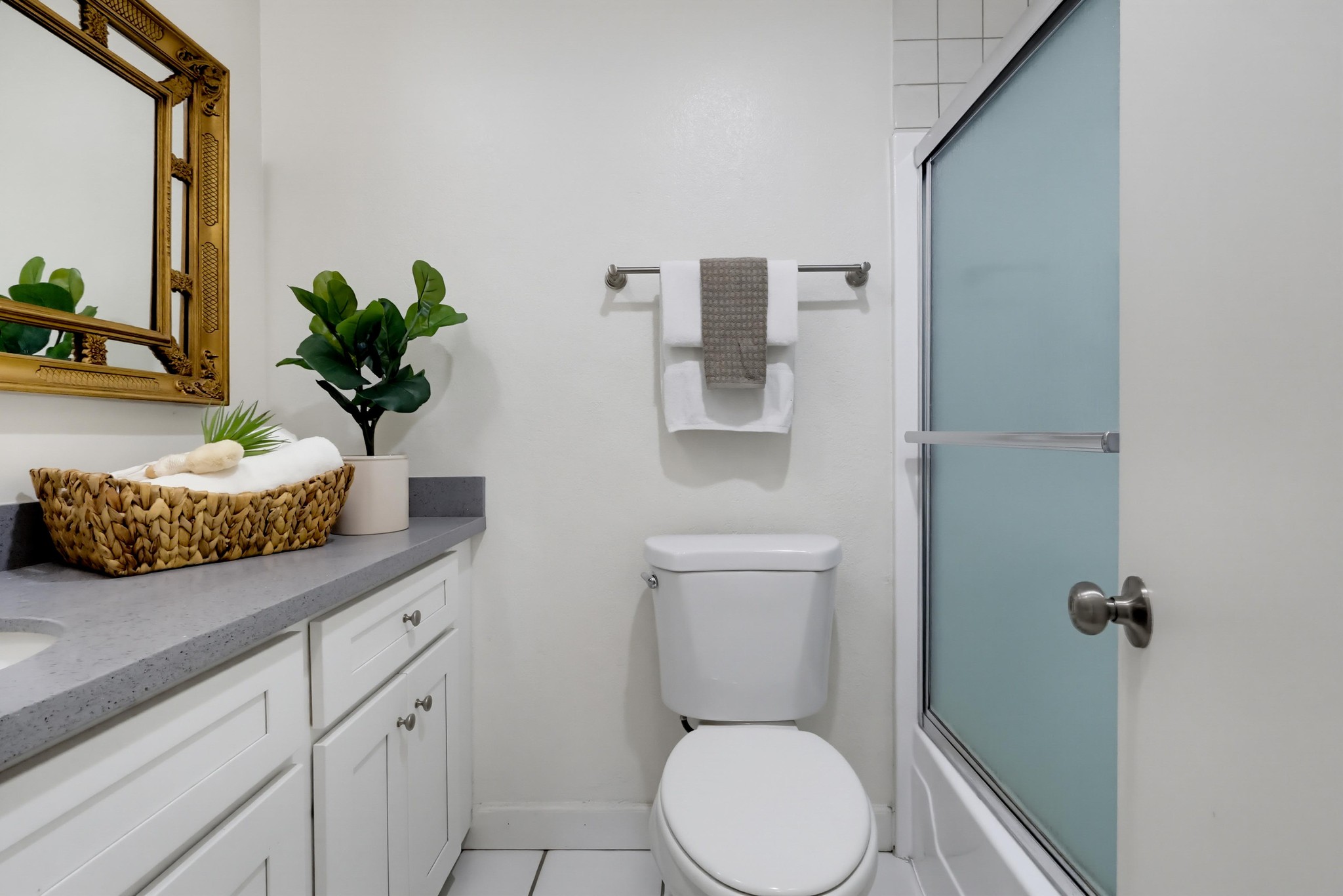 Virtual tour photo 50 of 76 for 951 Las Lomas Dr B