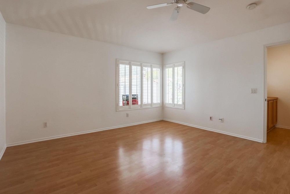 Virtual tour photo 17 of 31 for 9510 Compass Point Dr S UNIT 5