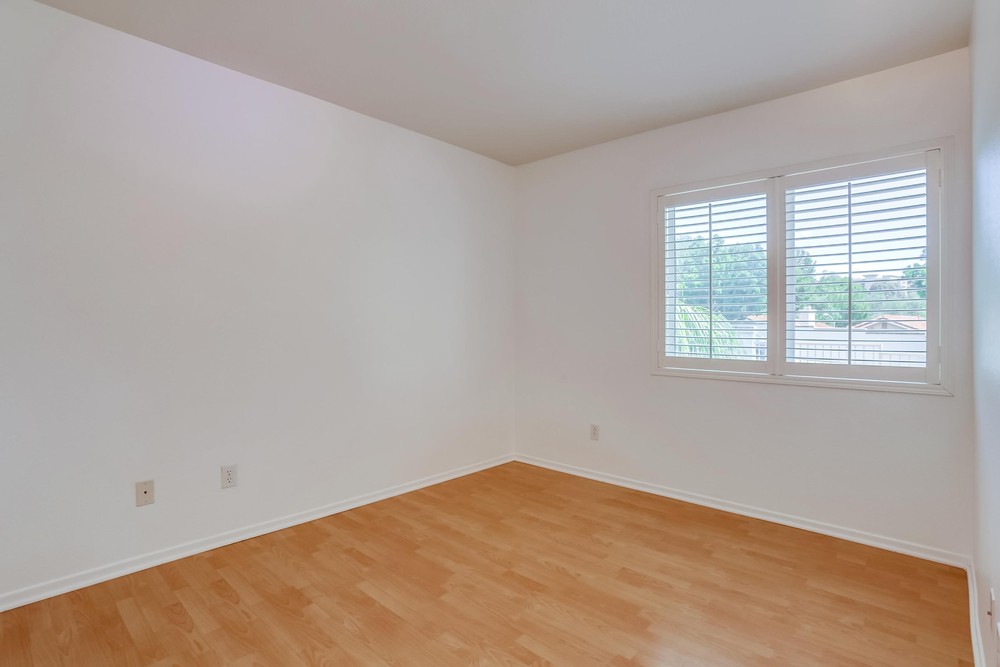 Virtual tour photo 22 of 31 for 9510 Compass Point Dr S UNIT 5