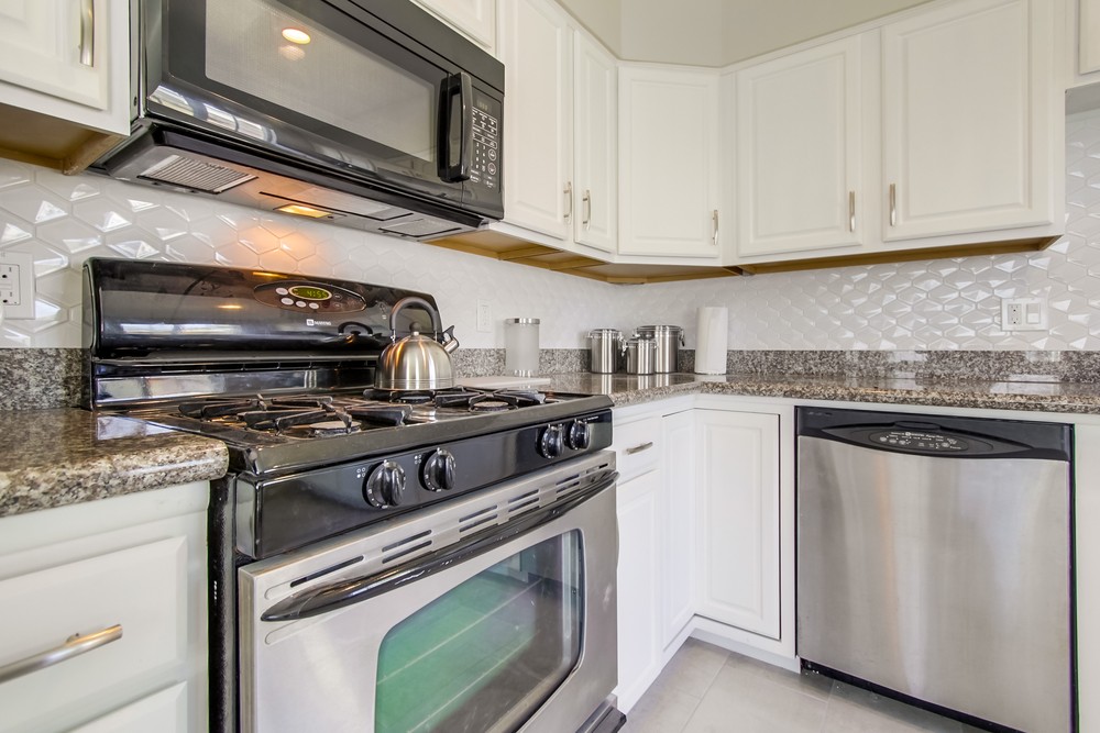 Virtual tour photo 18 of 38 for 952 Missouri St