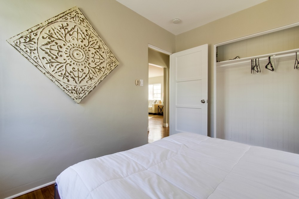 Virtual tour photo 32 of 38 for 952 Missouri St