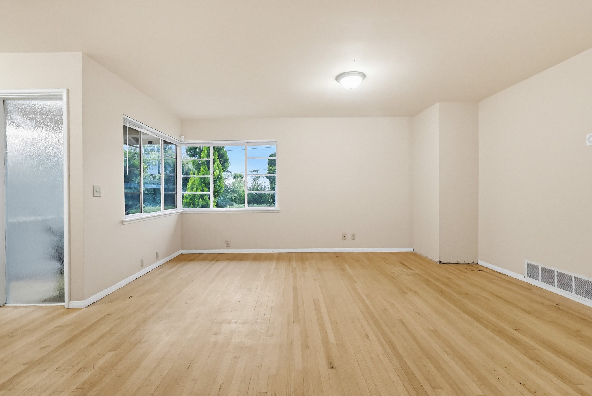 Virtual tour photo 38 of 135 for 9522 Cedarvale Rd