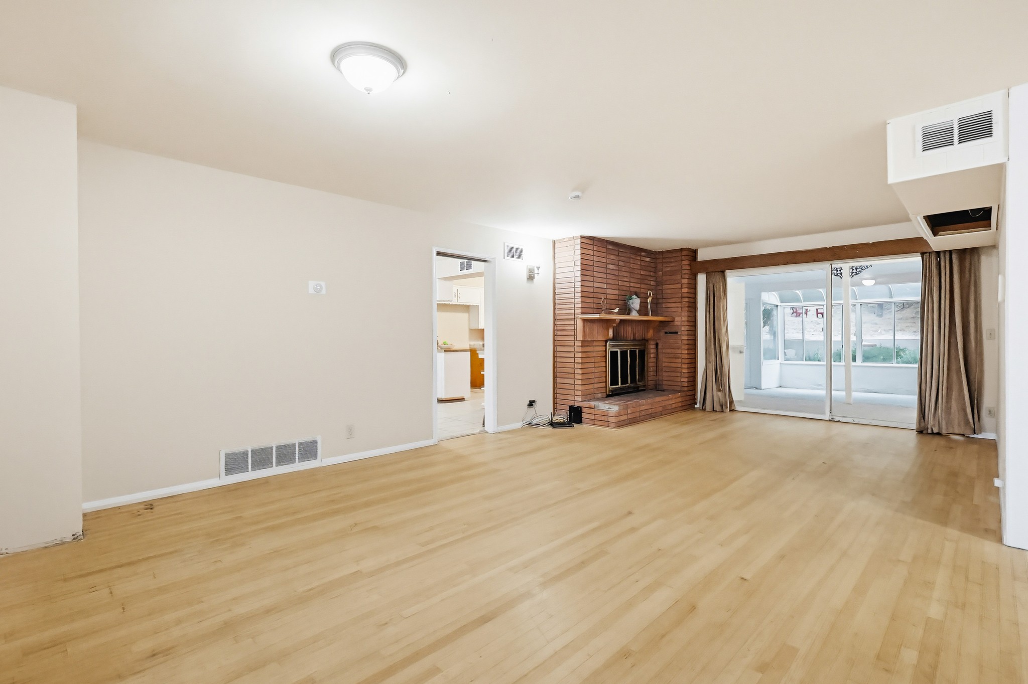 Virtual tour photo 42 of 135 for 9522 Cedarvale Rd