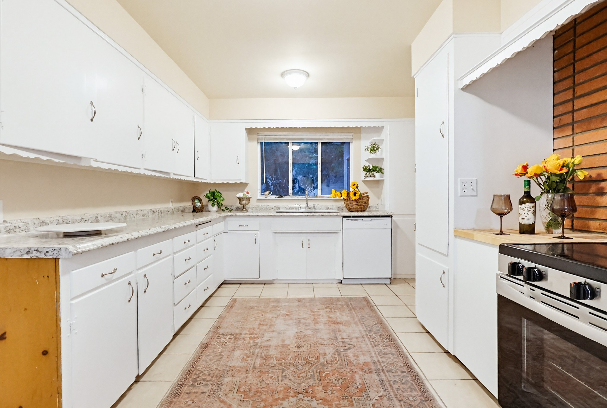 Virtual tour photo 52 of 135 for 9522 Cedarvale Rd
