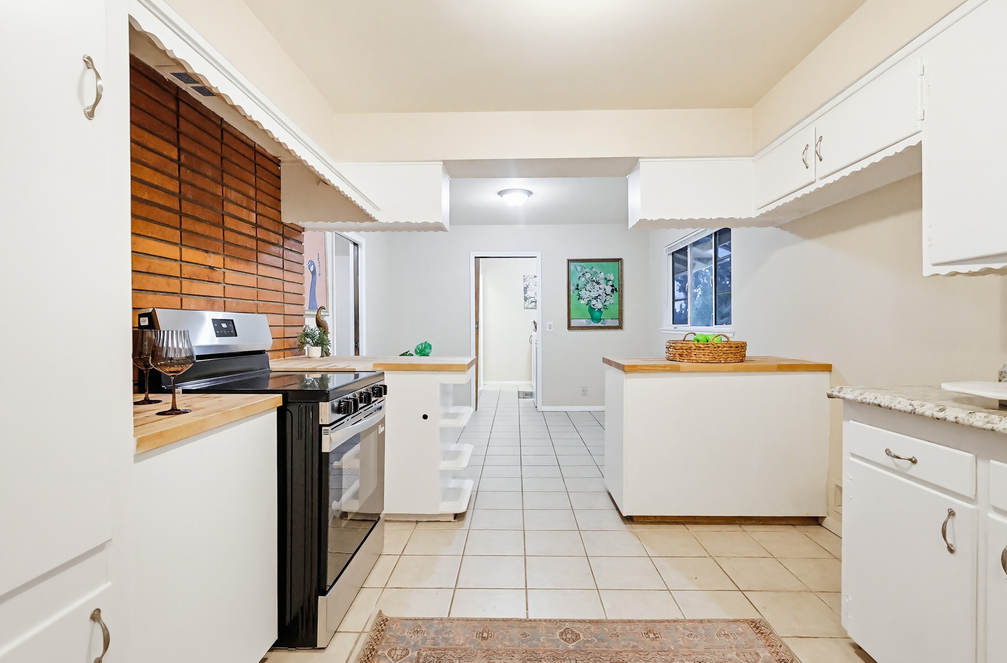 Virtual tour photo 56 of 135 for 9522 Cedarvale Rd