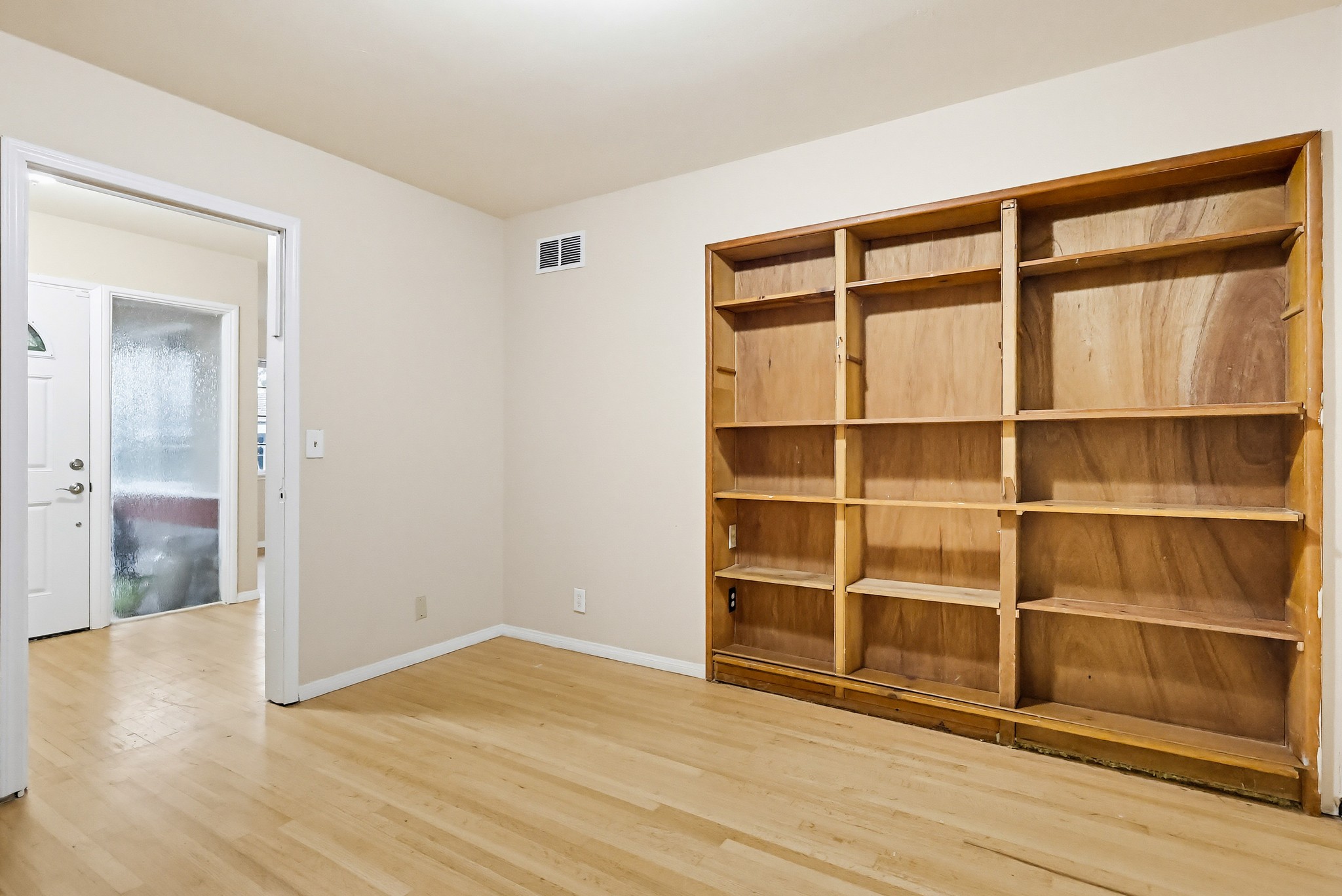 Virtual tour photo 78 of 135 for 9522 Cedarvale Rd
