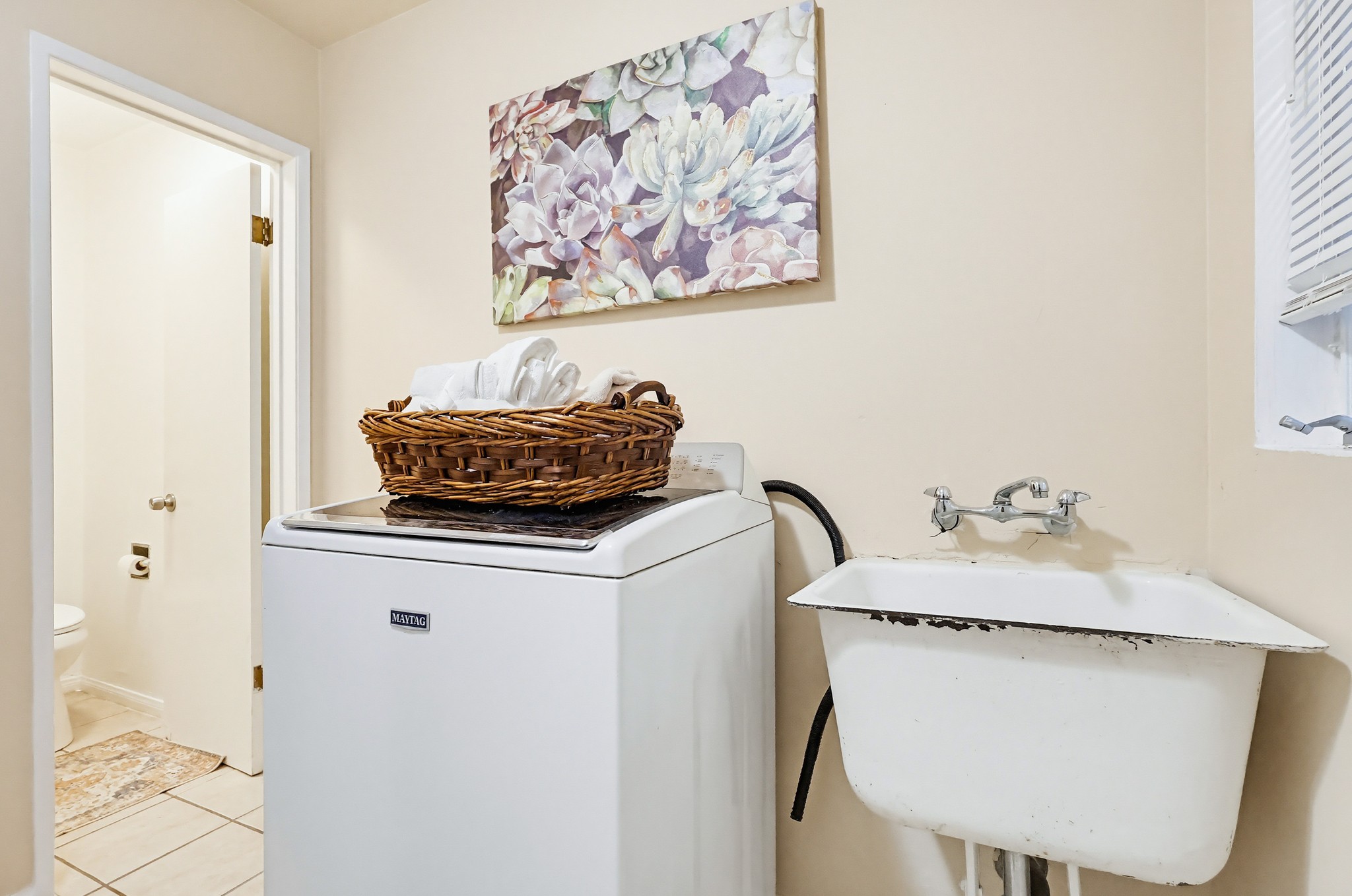 Virtual tour photo 82 of 135 for 9522 Cedarvale Rd