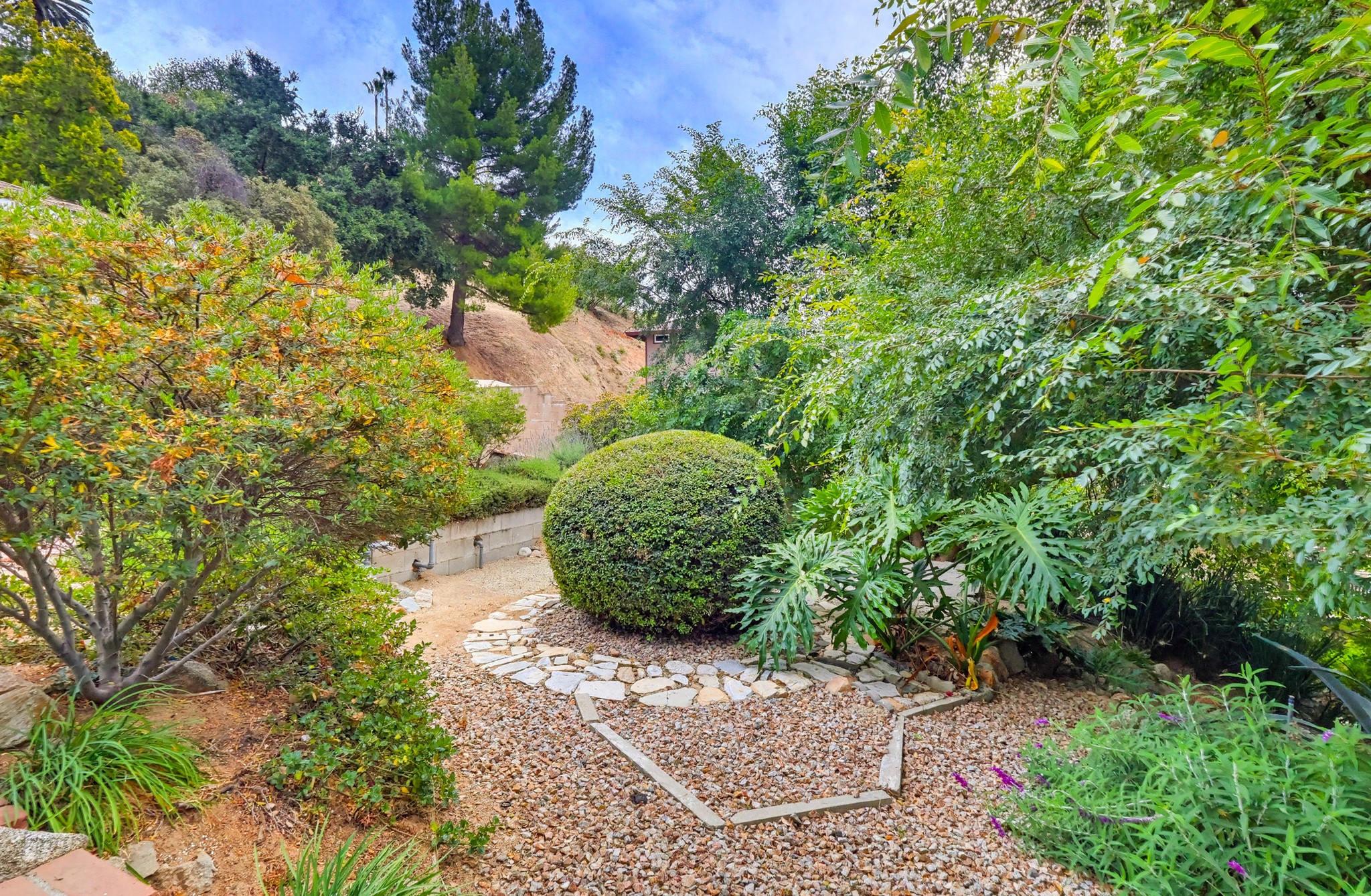 Virtual tour photo 101 of 135 for 9522 Cedarvale Rd