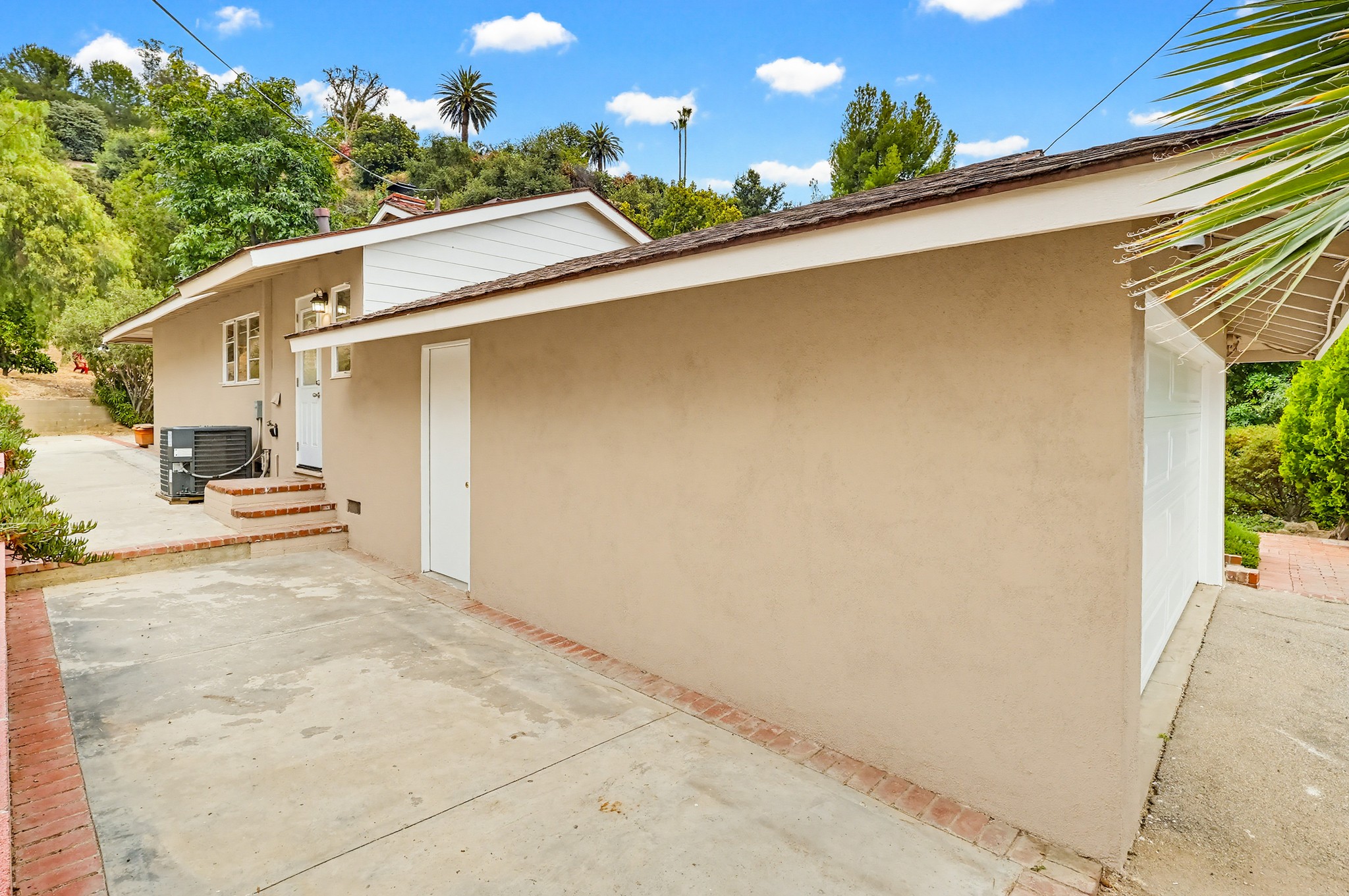 Virtual tour photo 134 of 135 for 9522 Cedarvale Rd