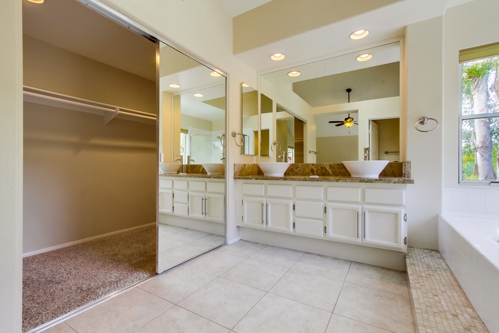 Virtual tour photo 34 of 55 for 9526 Oviedo St