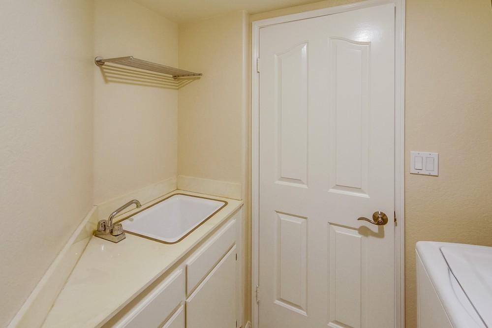Virtual tour photo 47 of 55 for 9526 Oviedo St