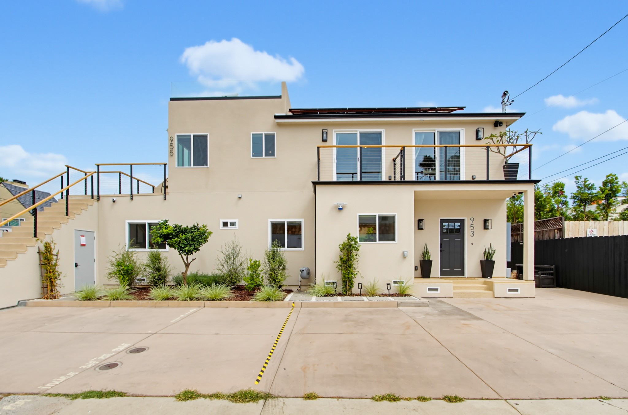 Virtual tour photo 1 of 75 for 953 Beryl St