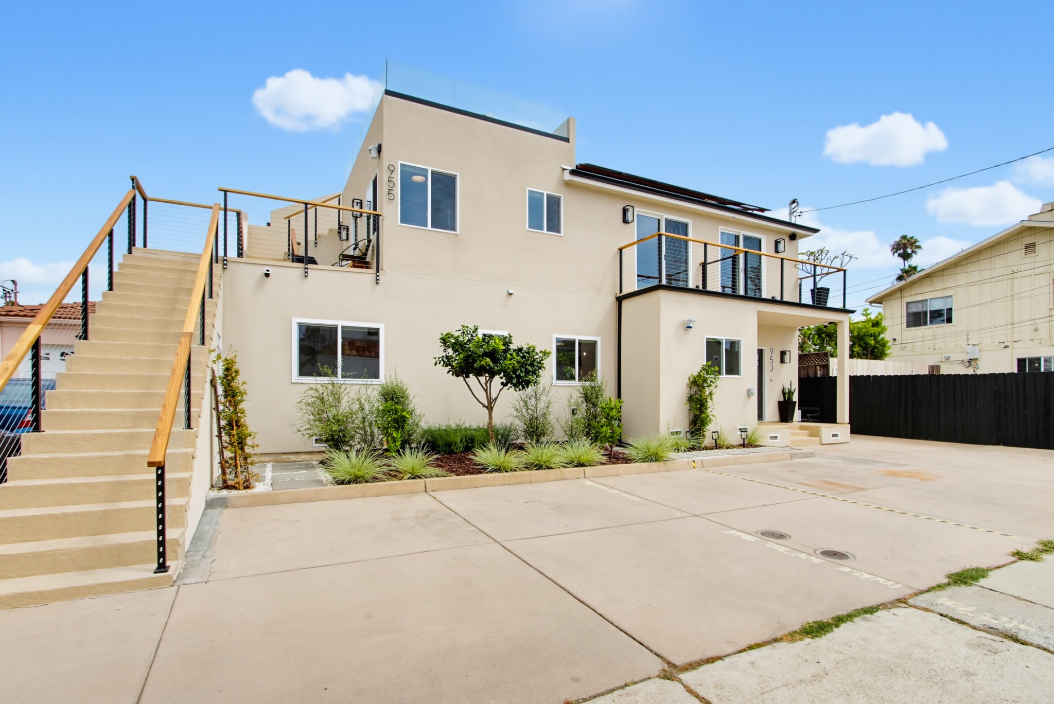 Virtual tour photo 3 of 75 for 953 Beryl St