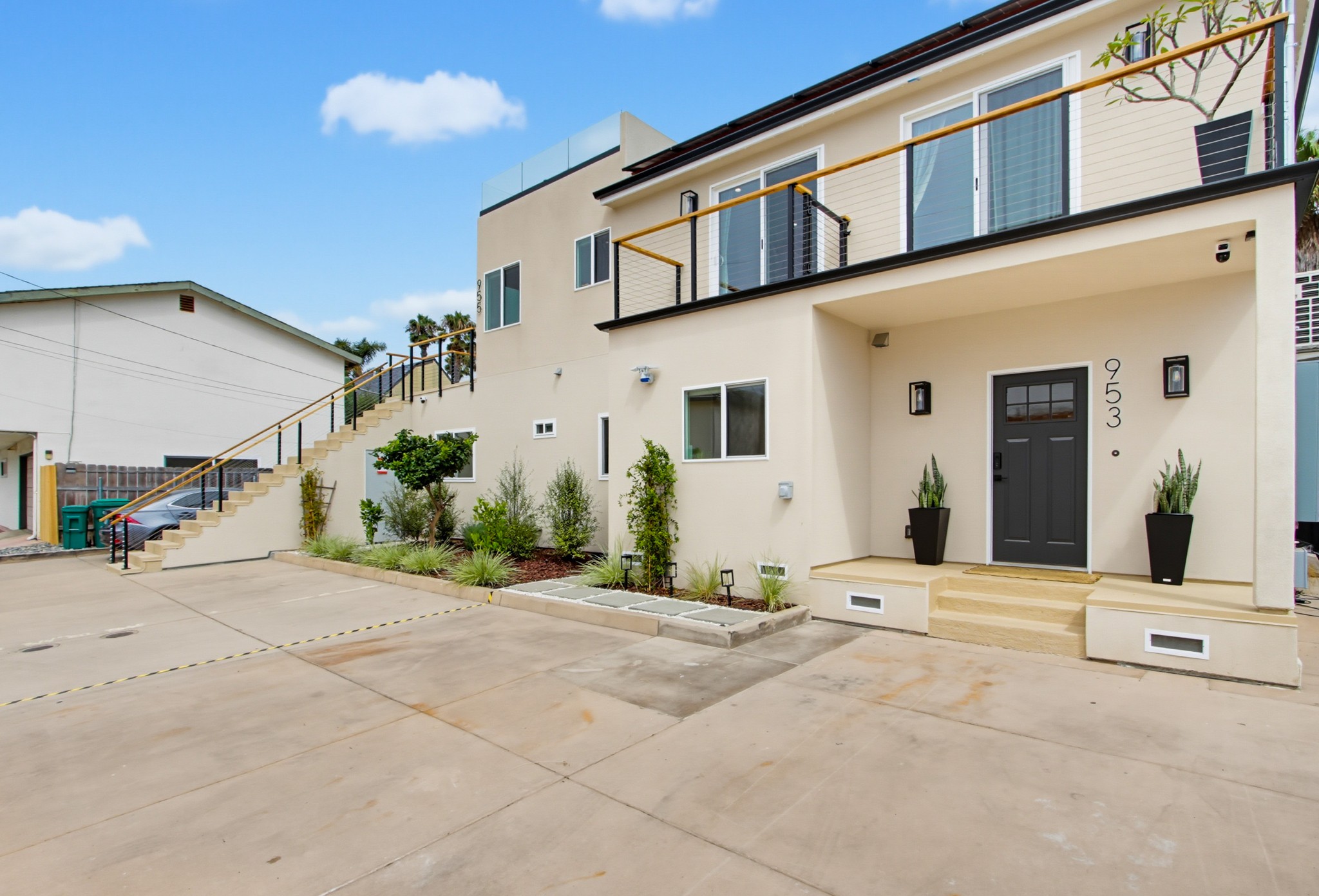Virtual tour photo 4 of 75 for 953 Beryl St