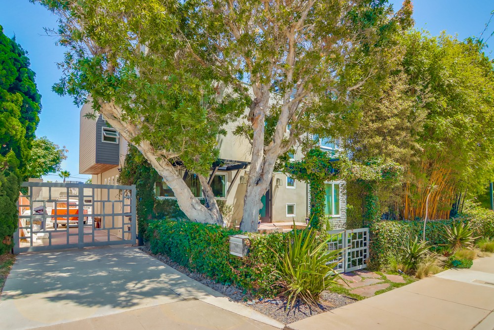 Virtual tour photo 3 of 77 for 953 Temple St