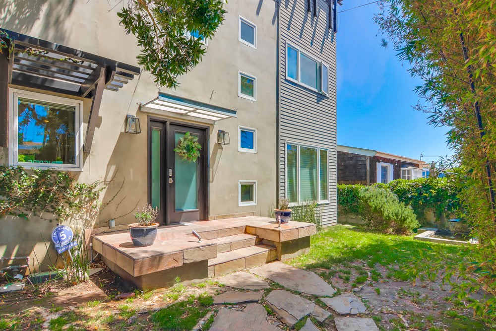 Virtual tour photo 5 of 77 for 953 Temple St