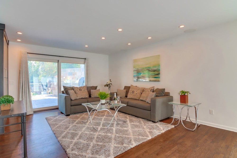 Virtual tour photo 10 of 77 for 953 Temple St