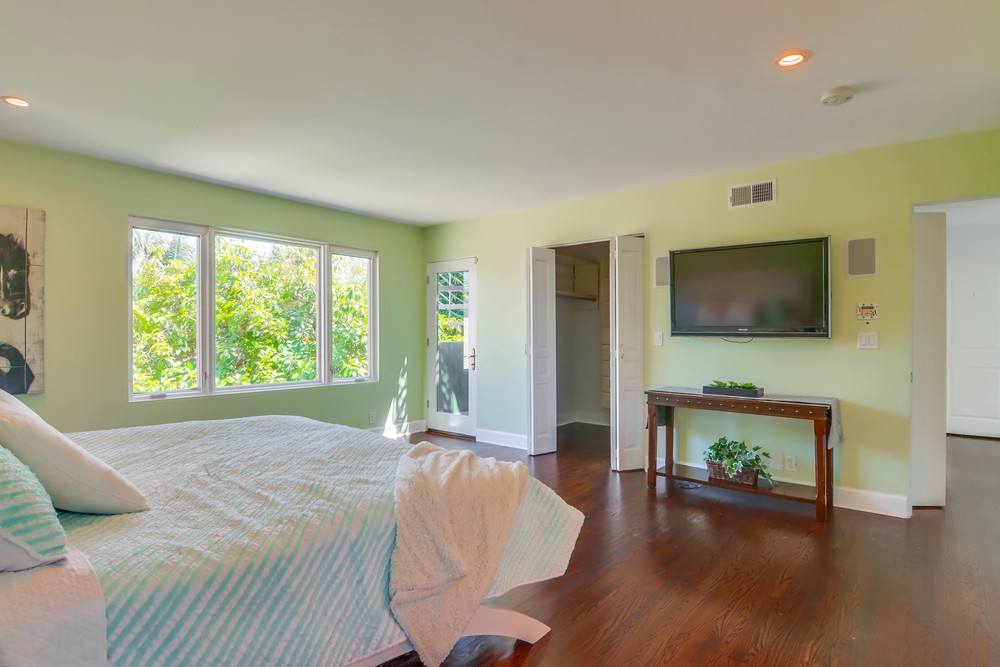 Virtual tour photo 40 of 77 for 953 Temple St