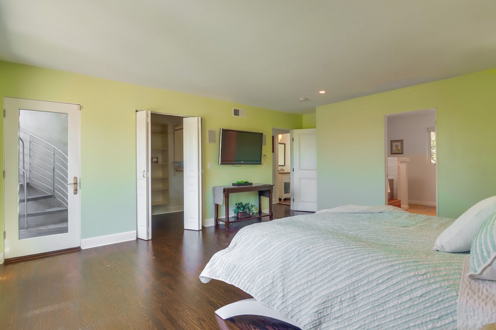 Virtual tour photo 42 of 77 for 953 Temple St