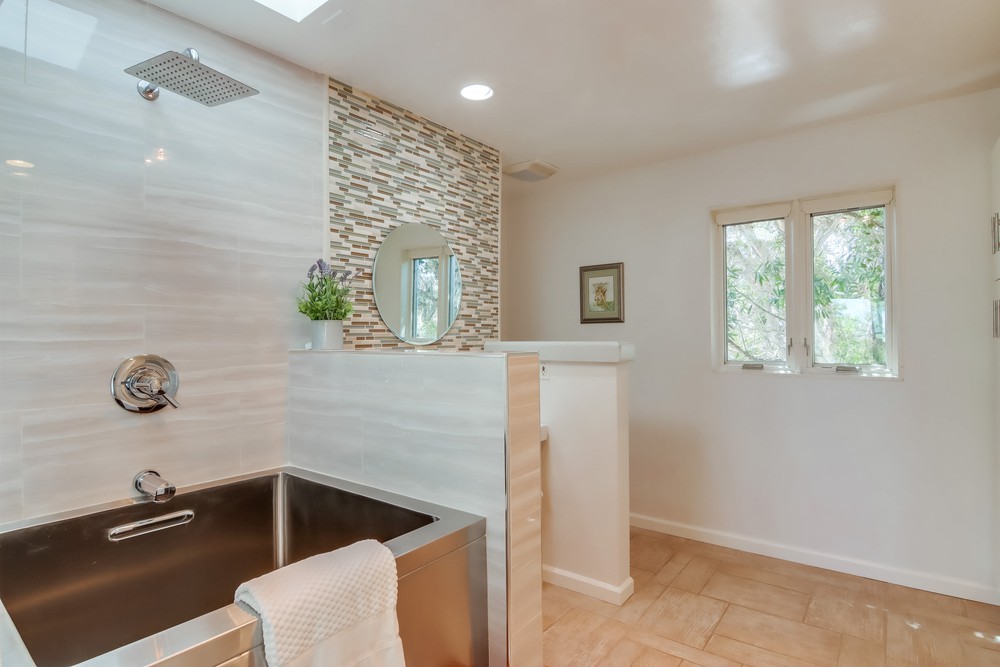 Virtual tour photo 44 of 77 for 953 Temple St
