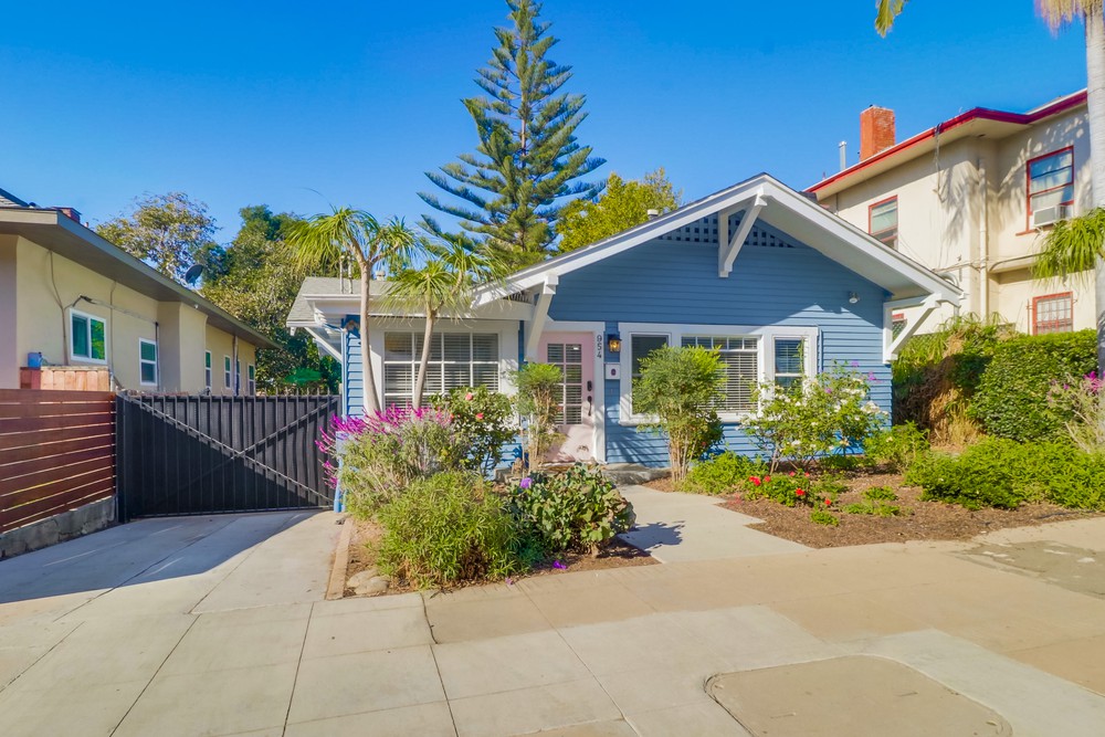 Virtual tour photo 4 of 36 for 954 23rd St