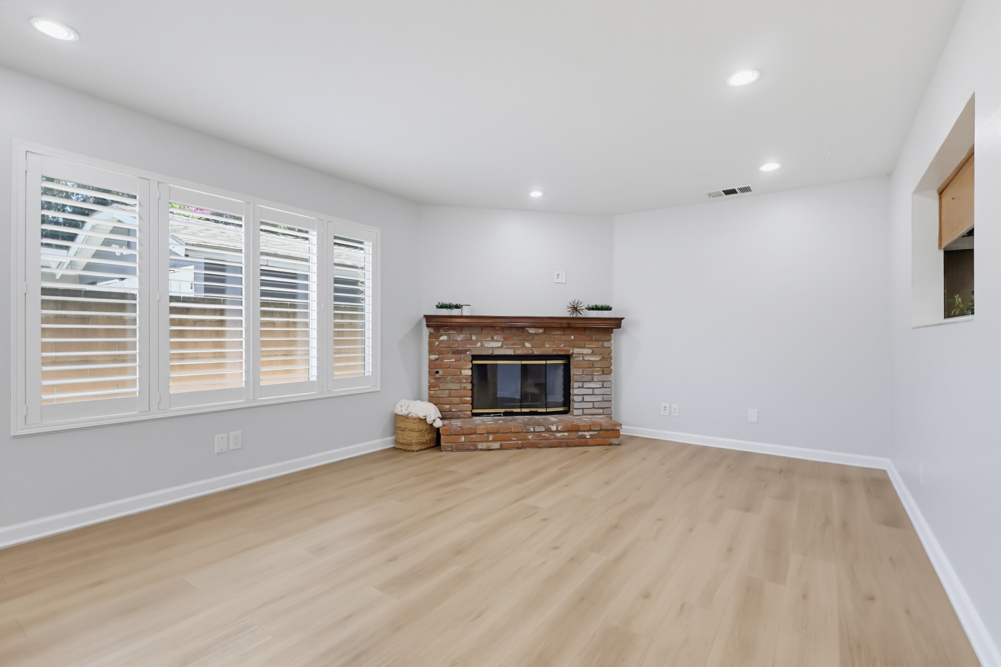 Virtual tour photo 8 of 83 for 9542 Mayne St Apt G