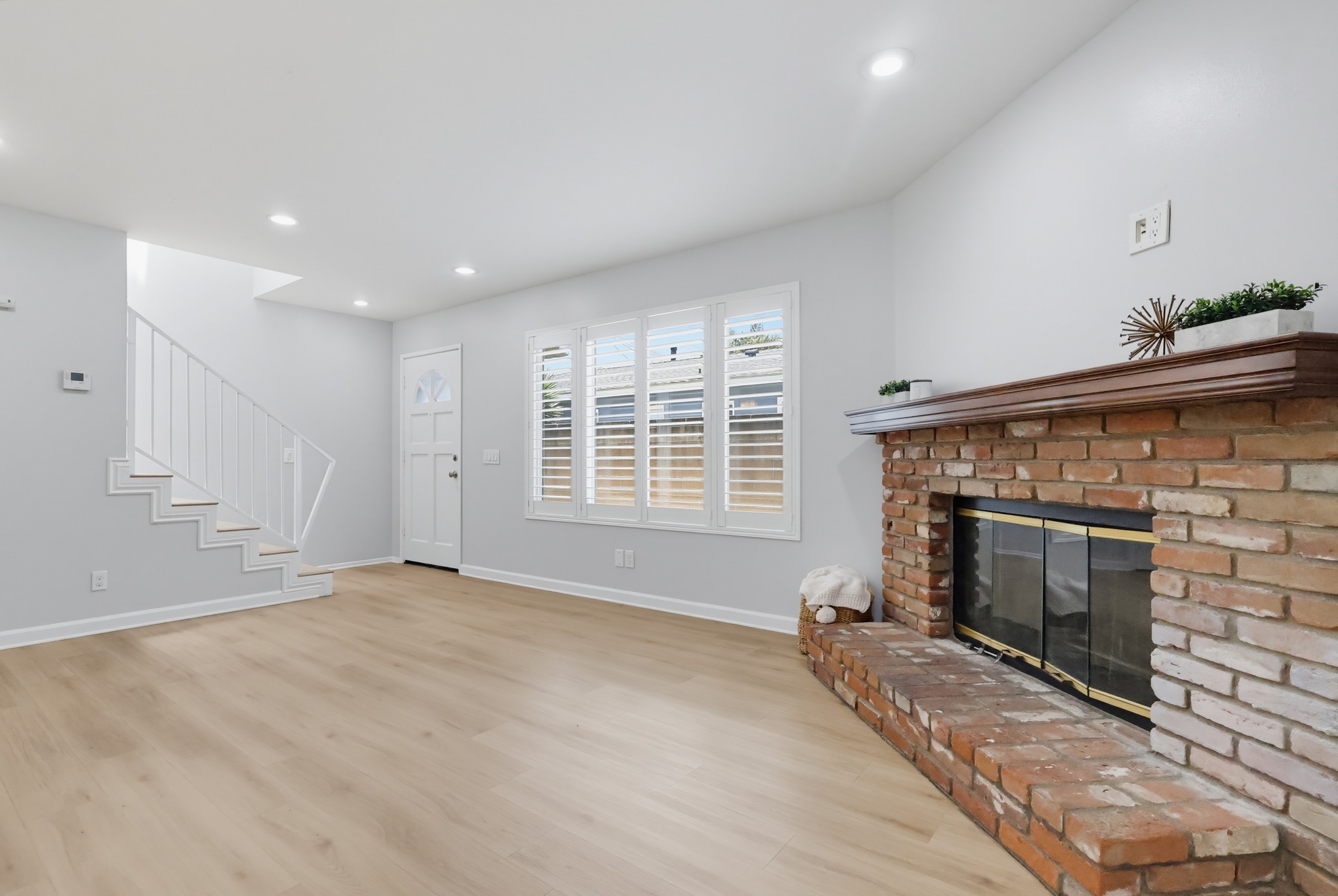 Virtual tour photo 10 of 83 for 9542 Mayne St Apt G