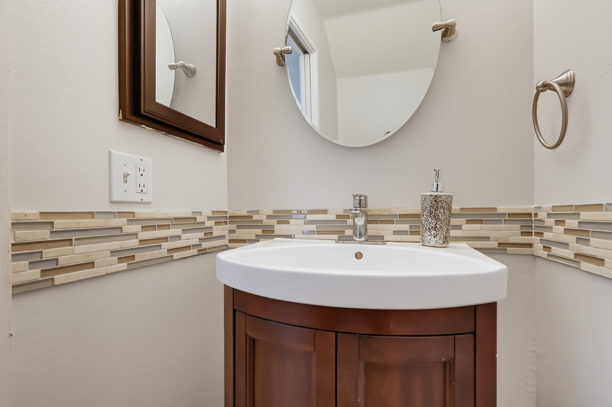 Virtual tour photo 25 of 83 for 9542 Mayne St Apt G