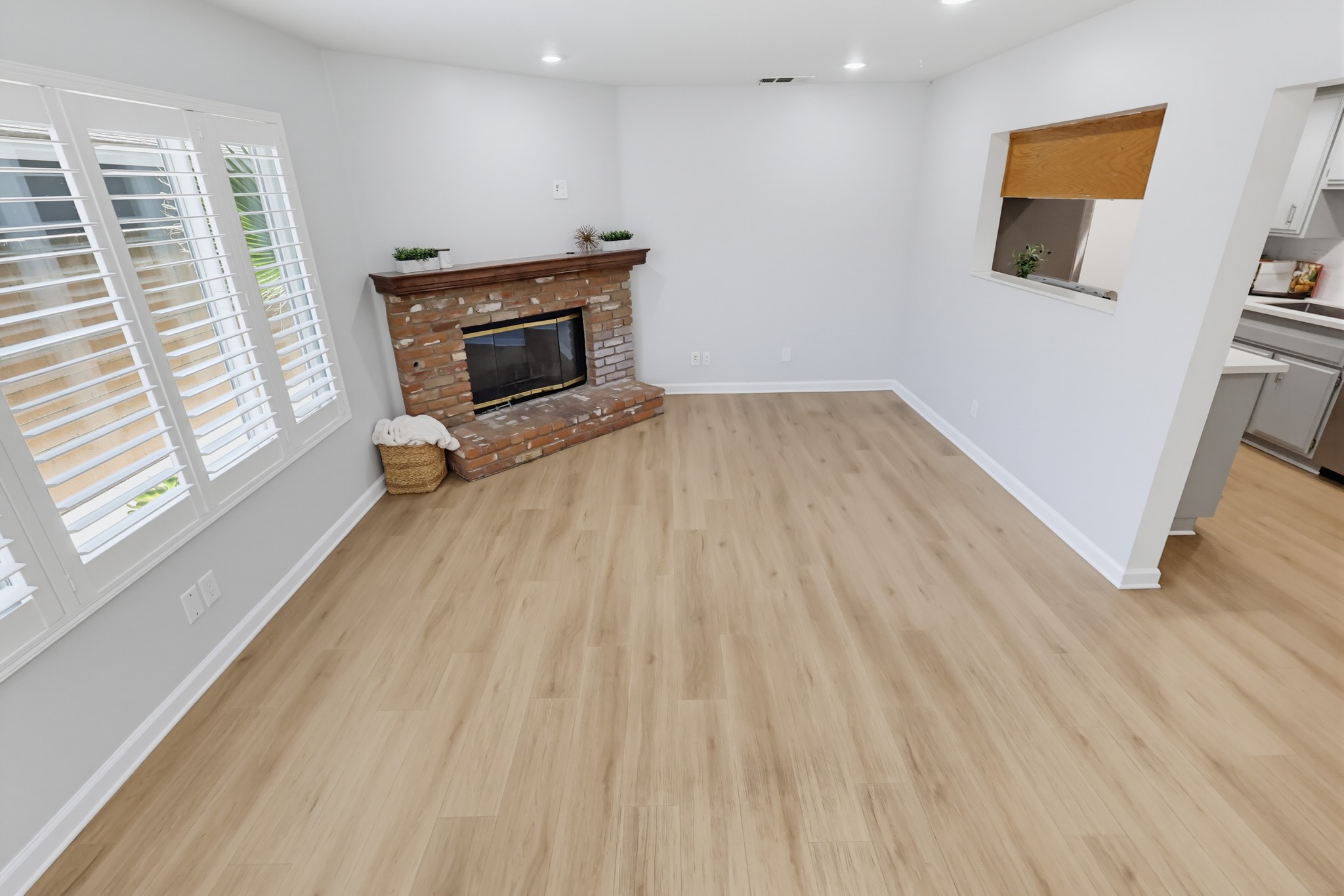 Virtual tour photo 29 of 83 for 9542 Mayne St Apt G