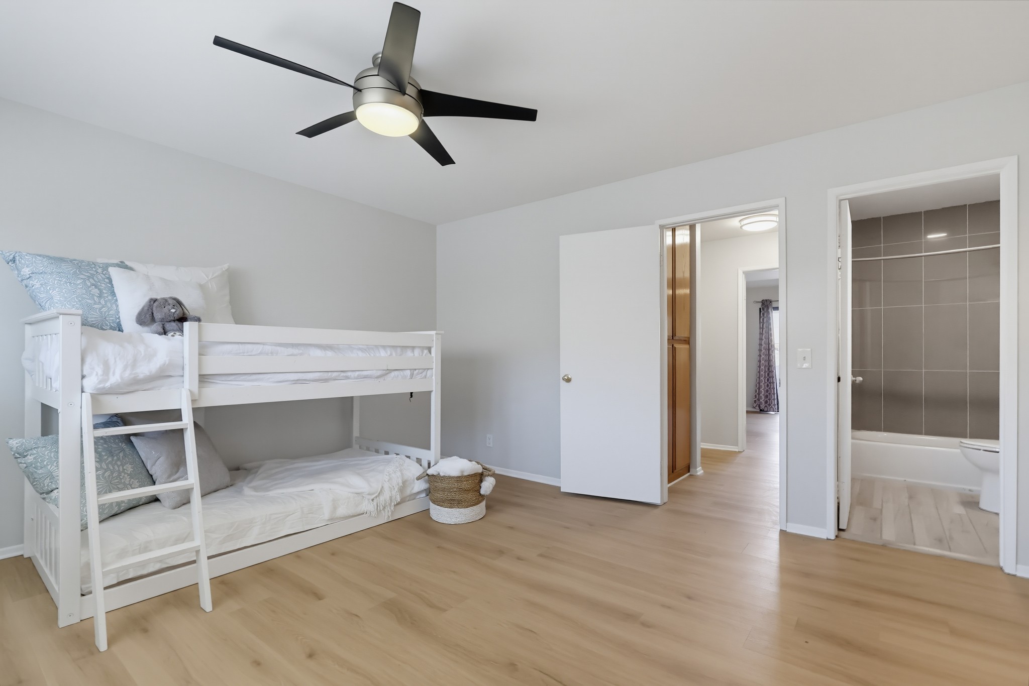 Virtual tour photo 37 of 83 for 9542 Mayne St Apt G