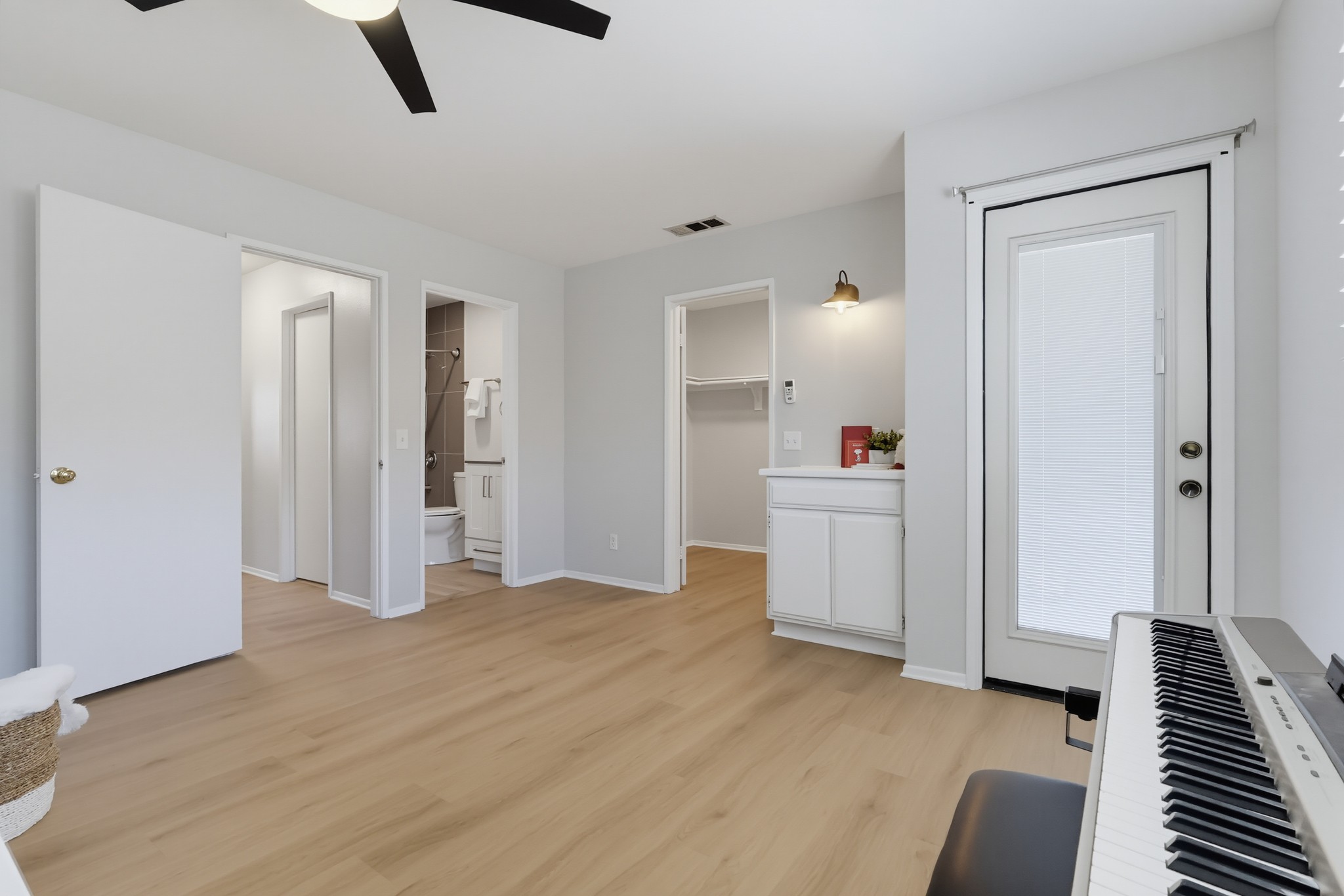 Virtual tour photo 39 of 83 for 9542 Mayne St Apt G