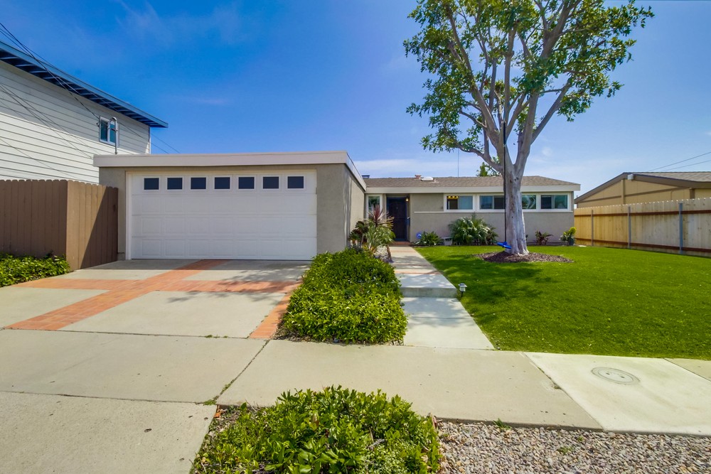Virtual tour photo 1 of 41 for 9547 Yolanda Ave