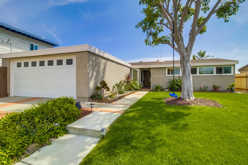 Virtual tour photo 5 of 41 for 9547 Yolanda Ave