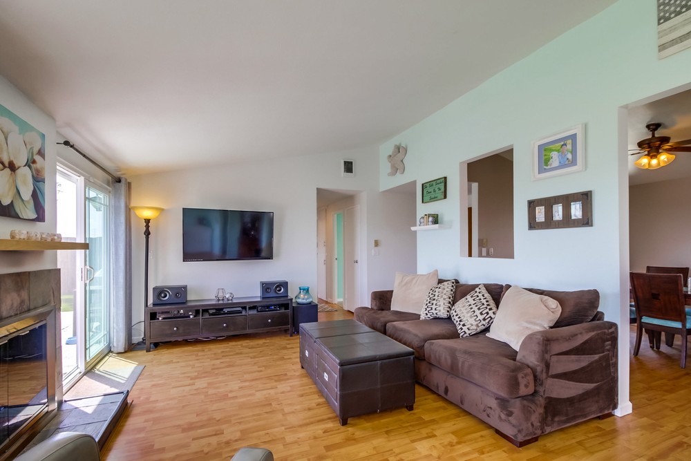 Virtual tour photo 10 of 41 for 9547 Yolanda Ave