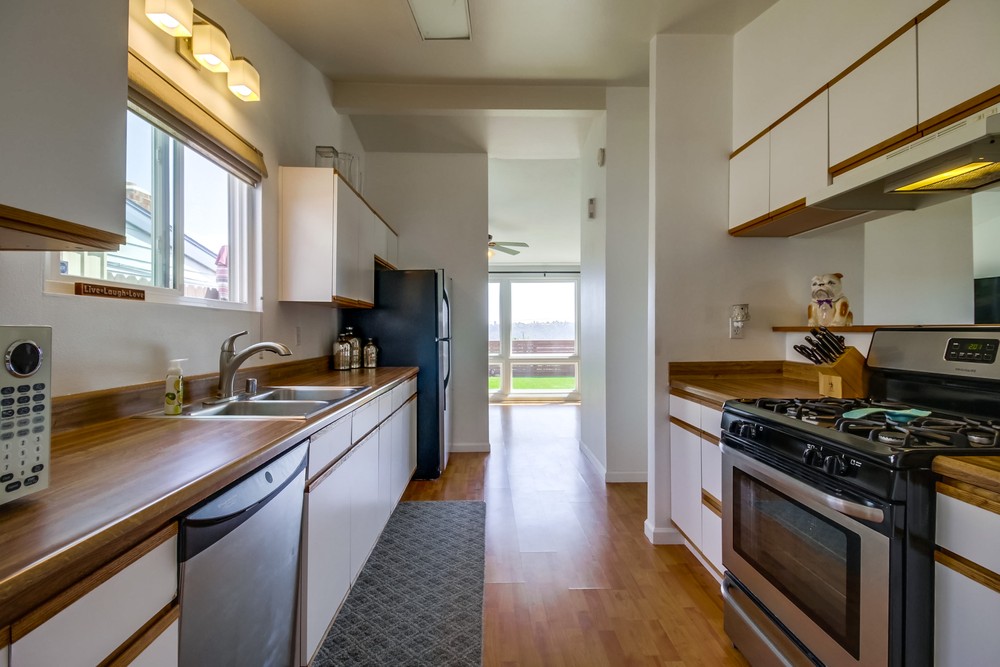 Virtual tour photo 21 of 41 for 9547 Yolanda Ave