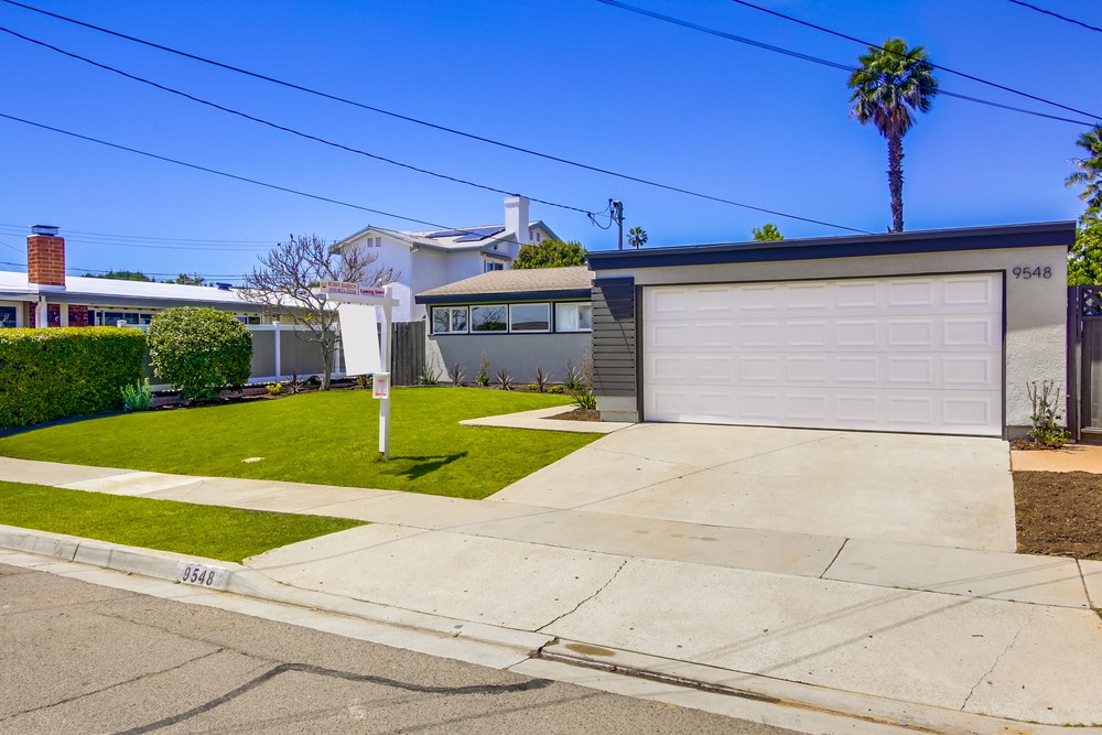 Virtual tour photo 3 of 44 for 9548 Yolanda Ave