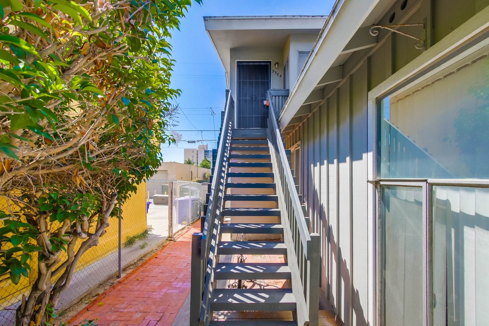 Virtual tour photo 4 of 30 for 955 1/2 Opal St