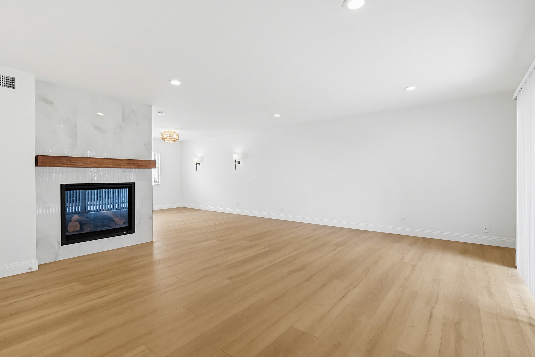 Virtual tour photo 13 of 103 for 9552 Vía Milano