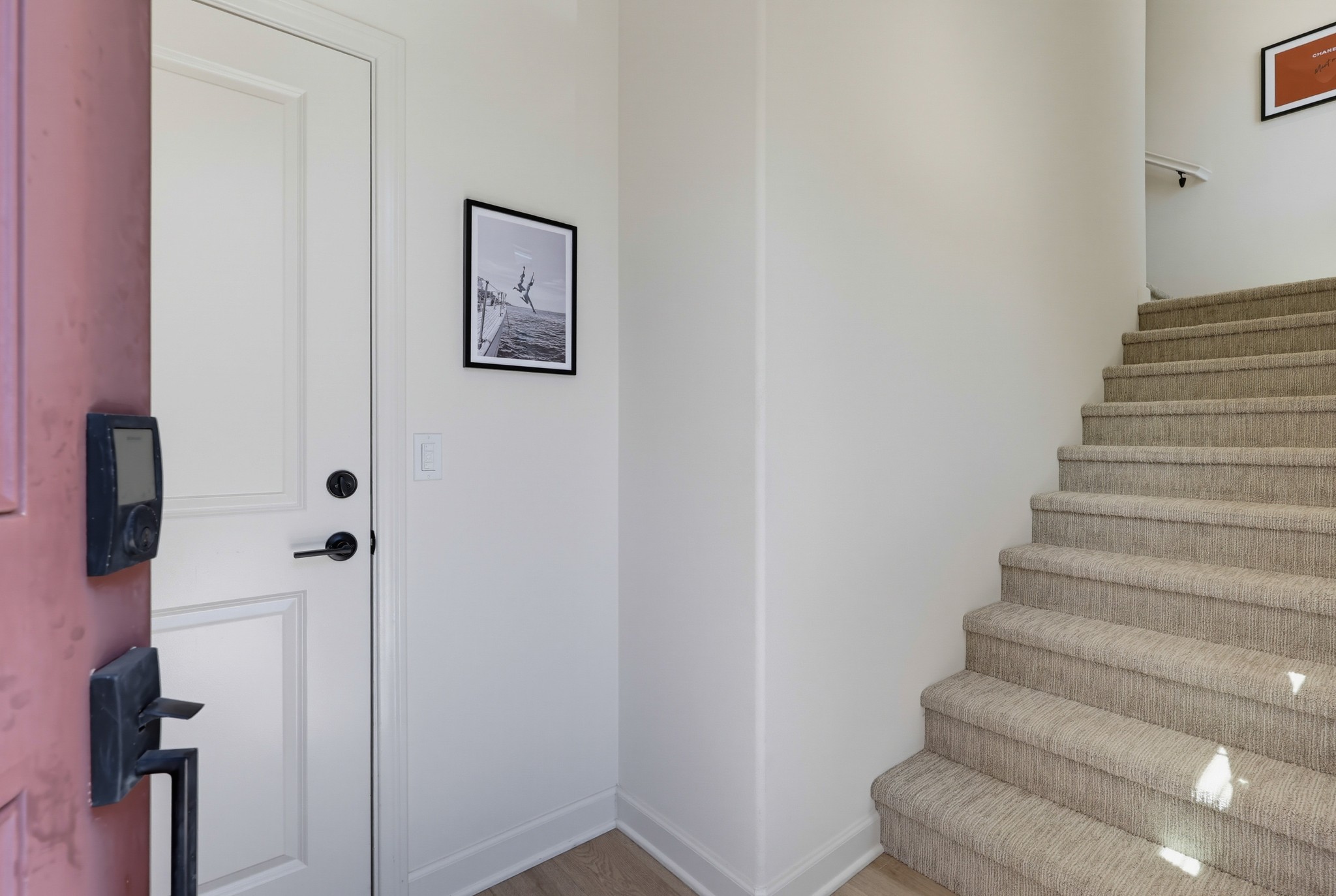 Virtual tour photo 5 of 52 for 956 Blackstone Dr