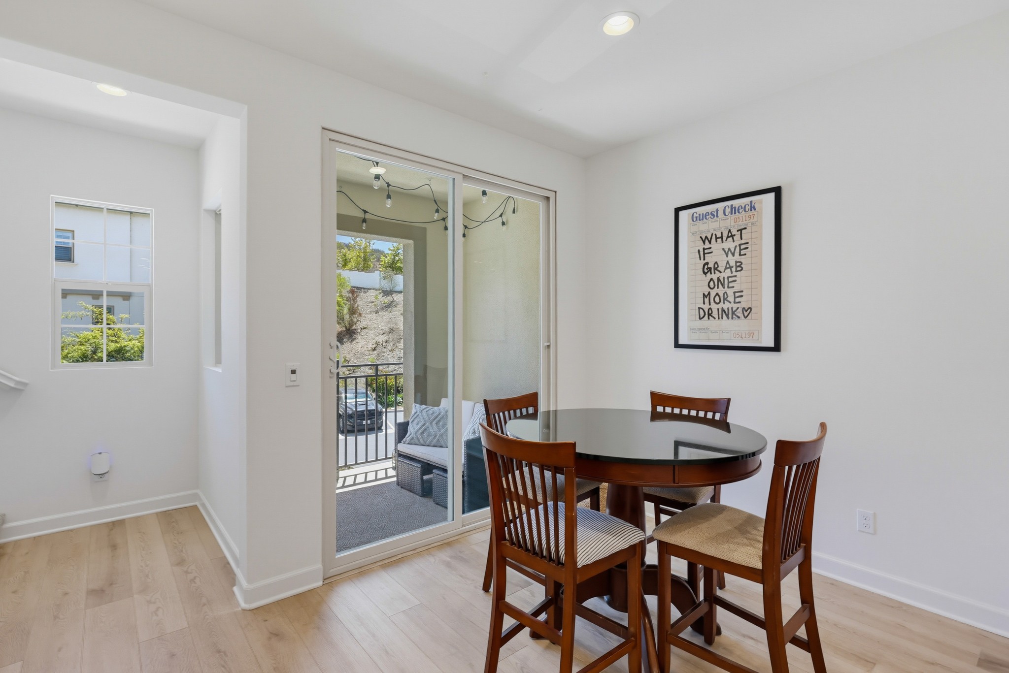 Virtual tour photo 18 of 52 for 956 Blackstone Dr