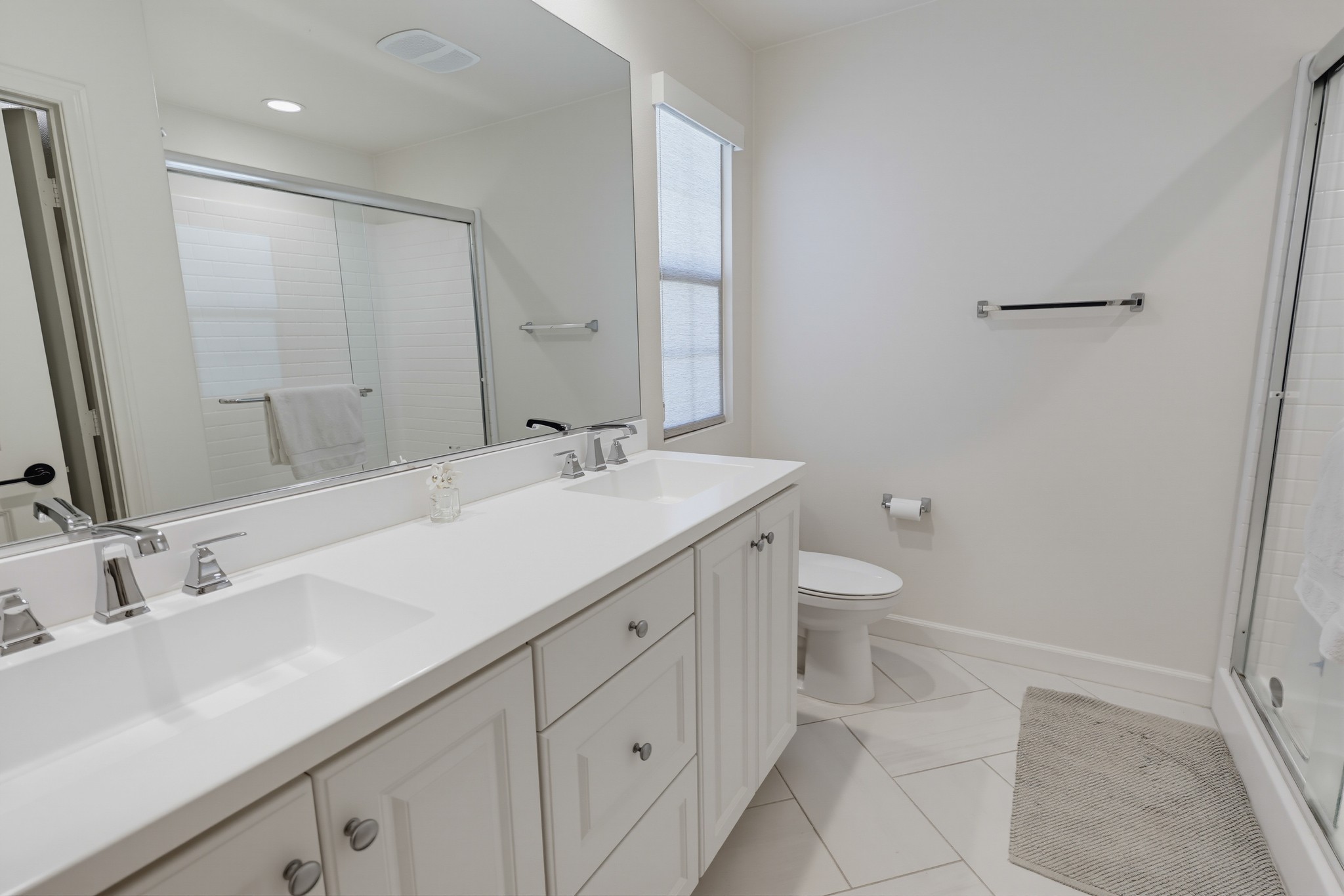 Virtual tour photo 35 of 52 for 956 Blackstone Dr