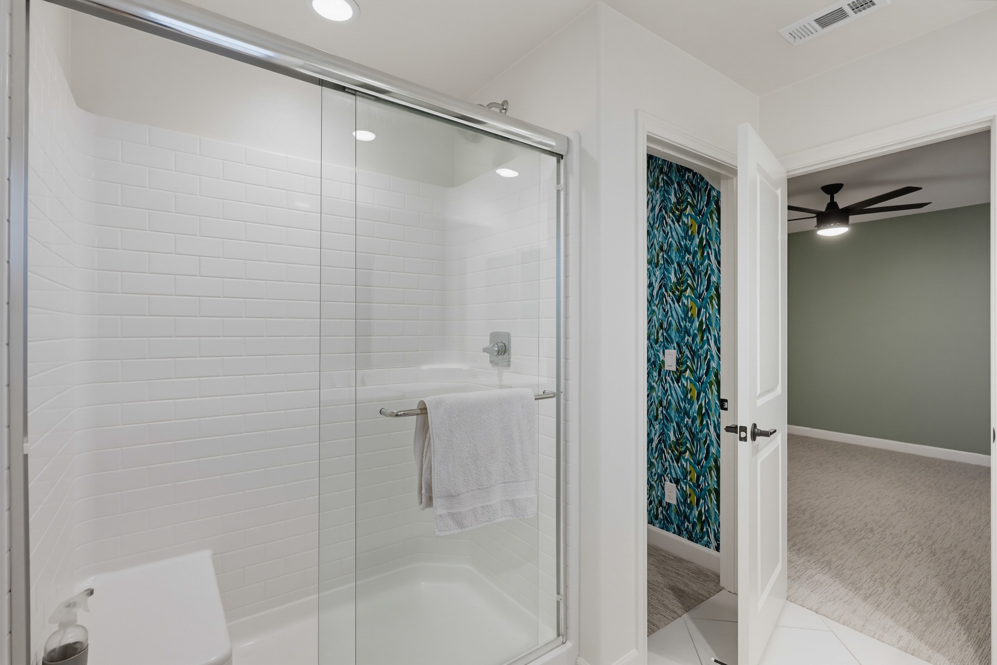 Virtual tour photo 38 of 52 for 956 Blackstone Dr