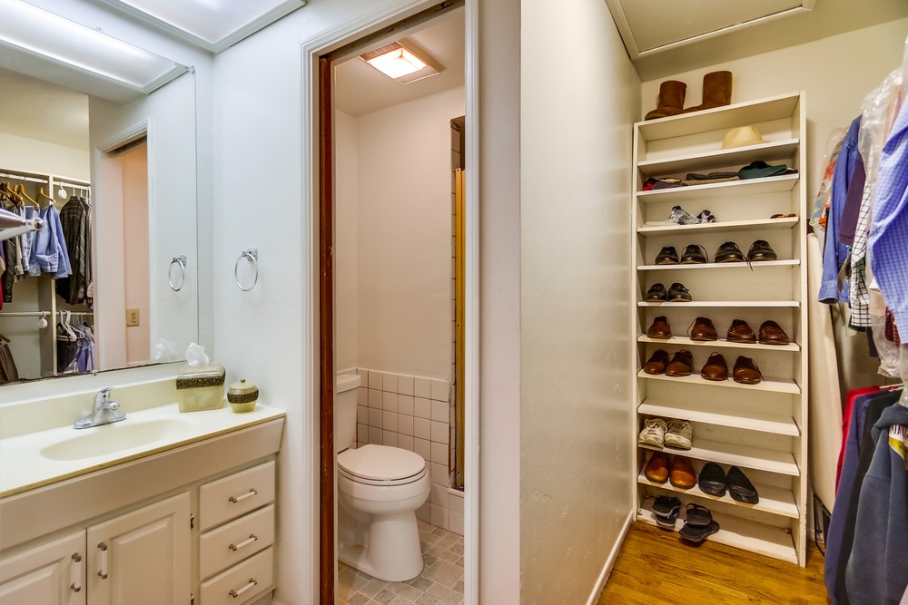 Virtual tour photo 30 of 48 for 956 Tarento Dr