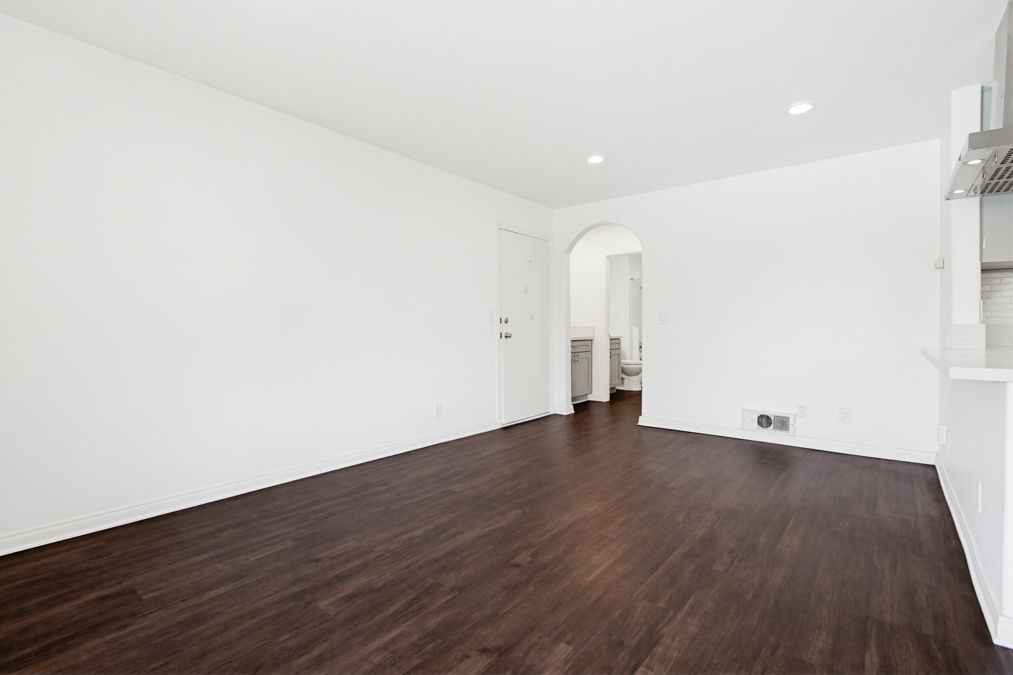 Virtual tour photo 6 of 31 for 9598 Carroll Canyon Rd APT 266