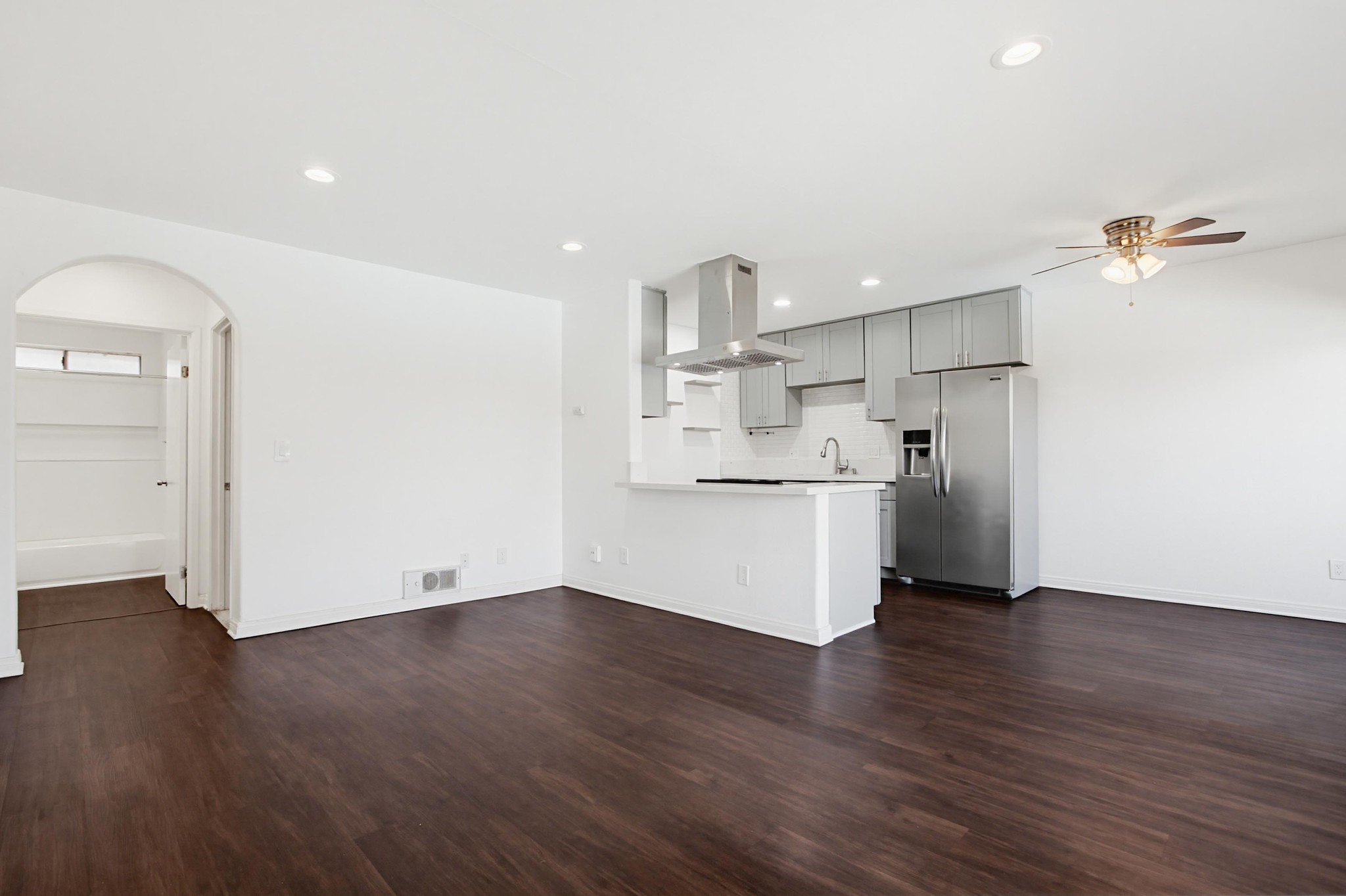 Virtual tour photo 7 of 31 for 9598 Carroll Canyon Rd APT 266