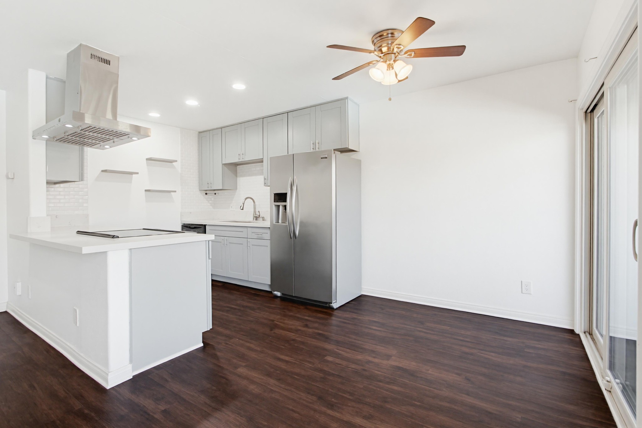 Virtual tour photo 8 of 31 for 9598 Carroll Canyon Rd APT 266