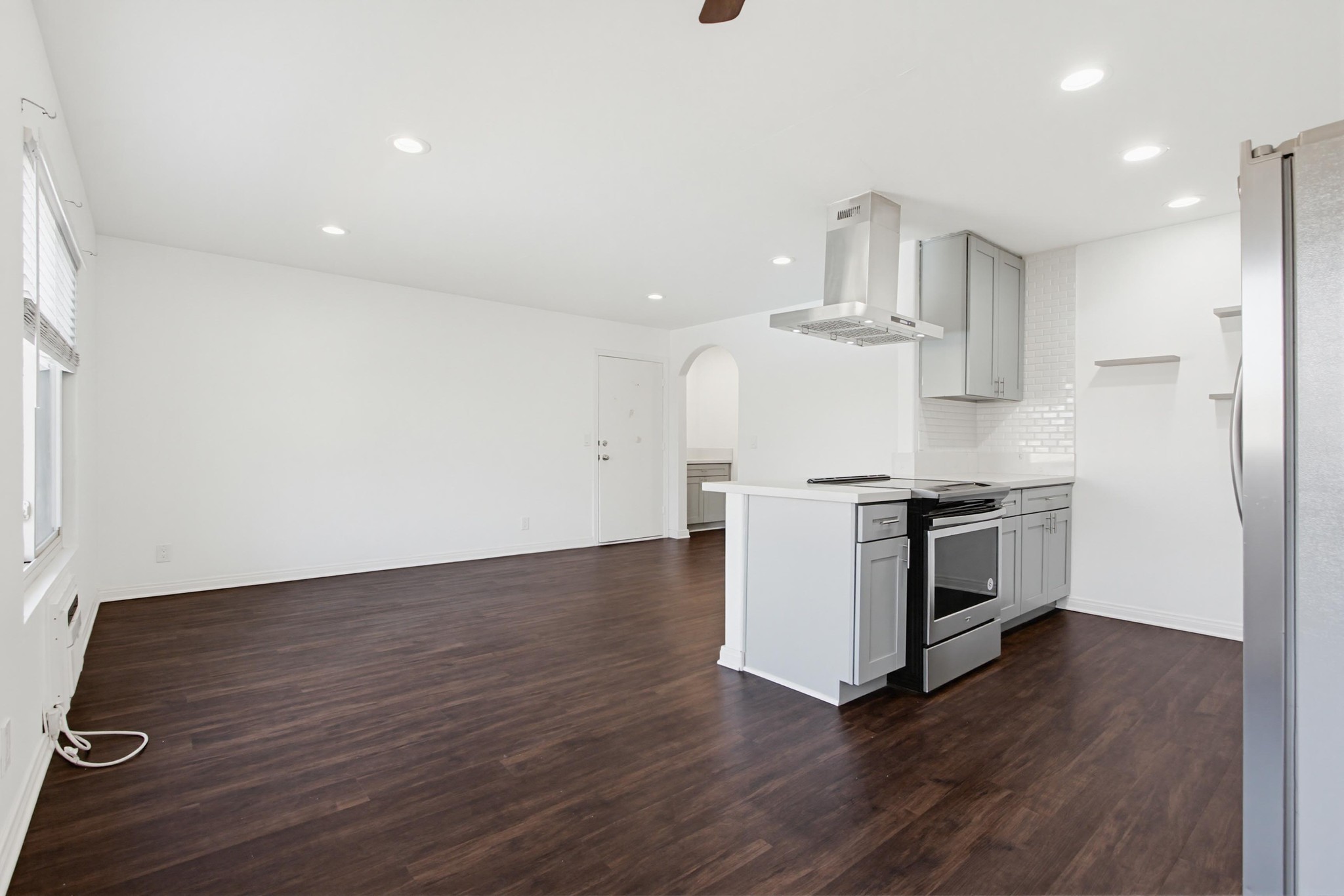 Virtual tour photo 9 of 31 for 9598 Carroll Canyon Rd APT 266