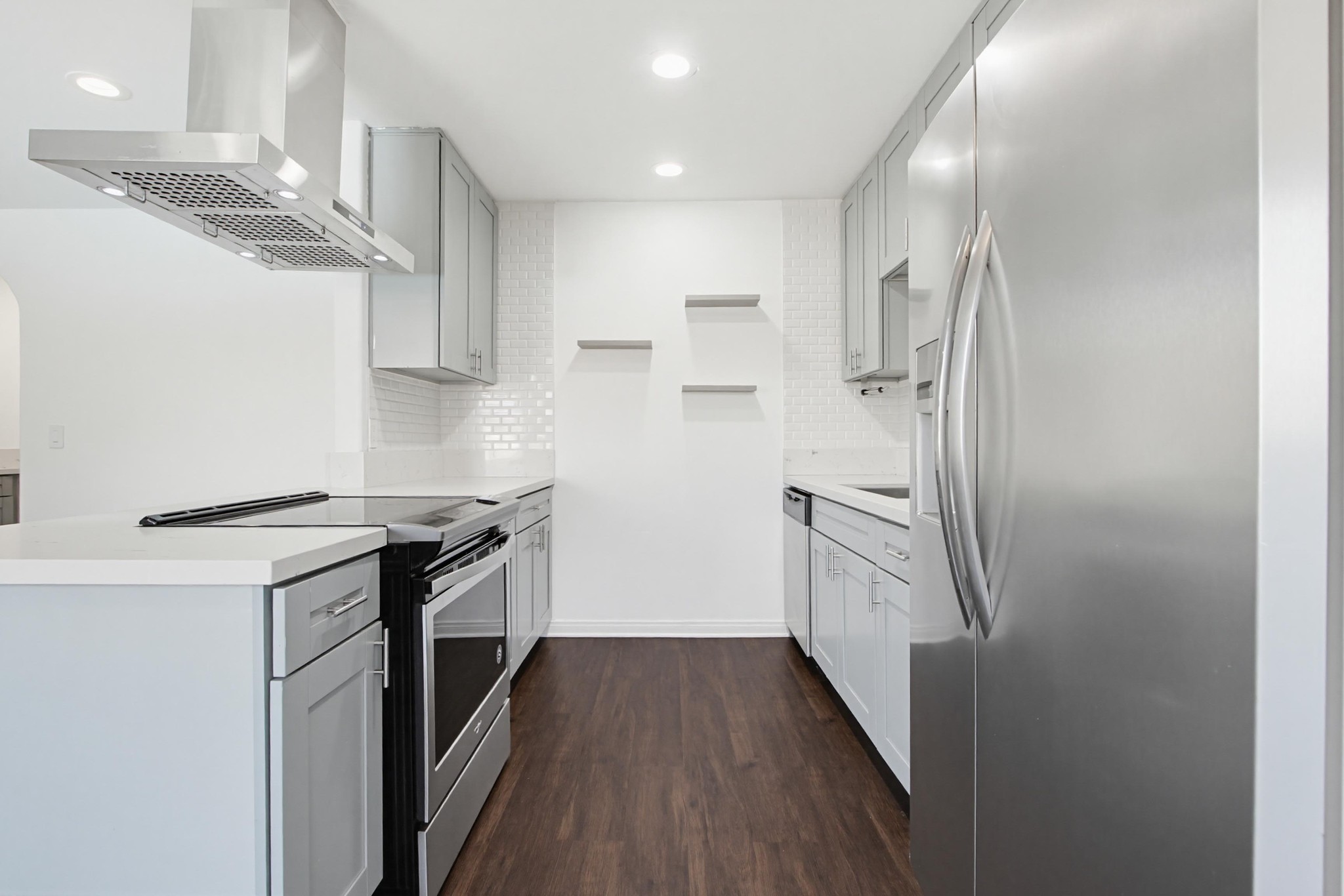 Virtual tour photo 10 of 31 for 9598 Carroll Canyon Rd APT 266