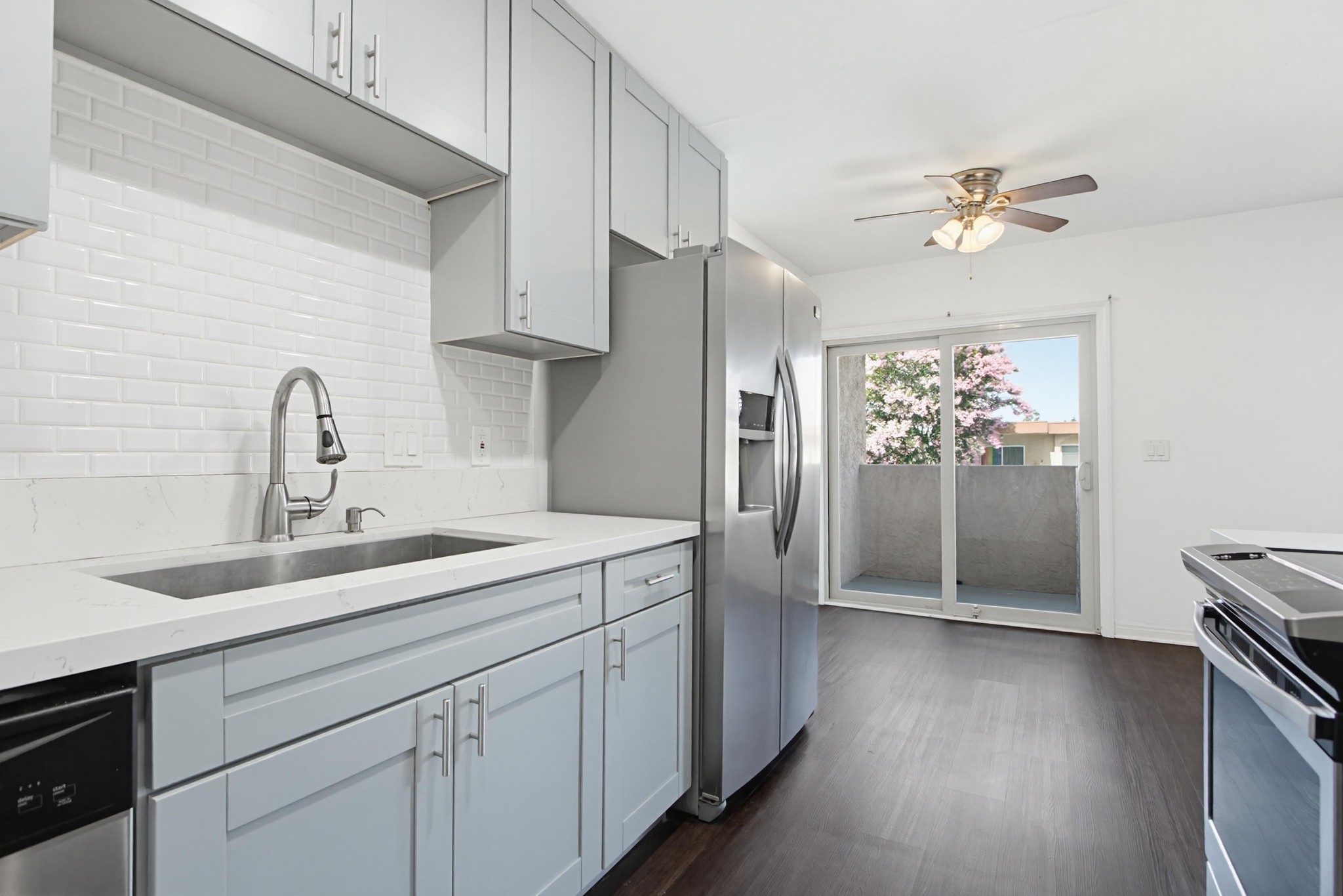 Virtual tour photo 11 of 31 for 9598 Carroll Canyon Rd APT 266